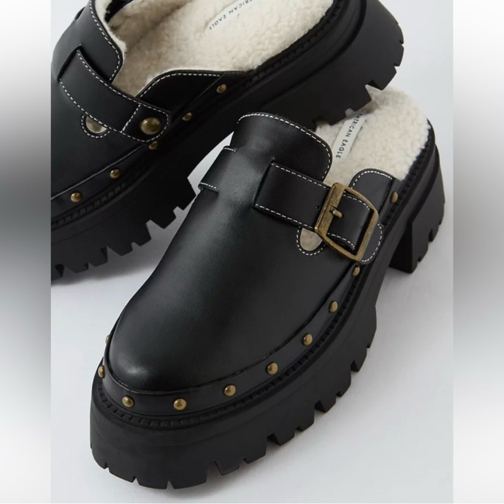 AEO cozy lug sole clogs